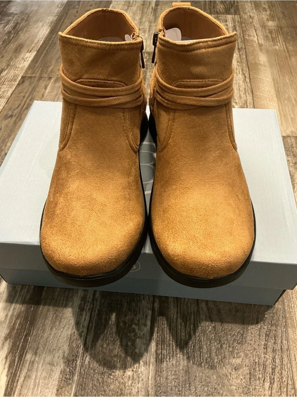 Bzees Tan Ankle Bootie with Wrap Detail Size q0